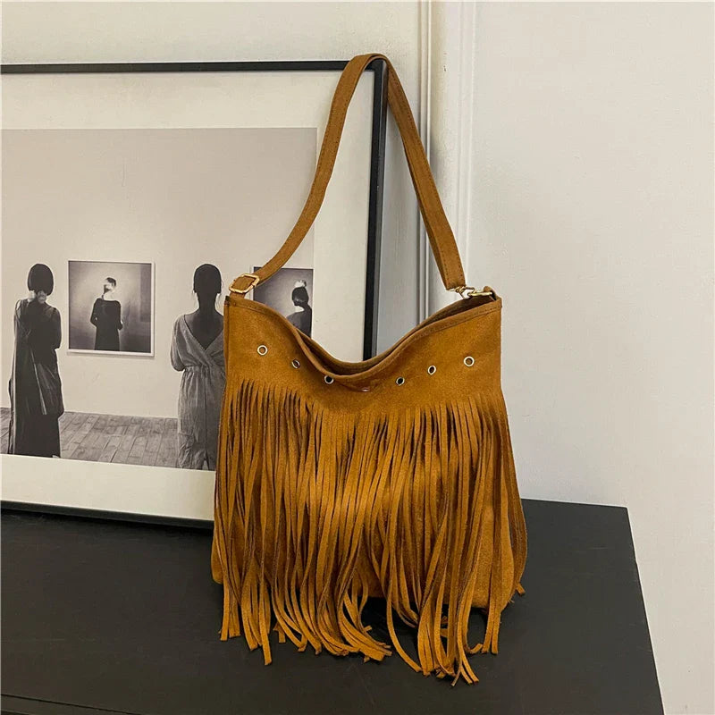 Sac À Épaule Maria Franges Boho Faux Suede Avec Détails Œillets Et Longues Franges Amawinc