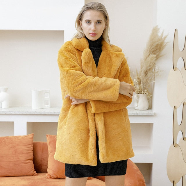 Yvanya Winter Kunstfelljacke