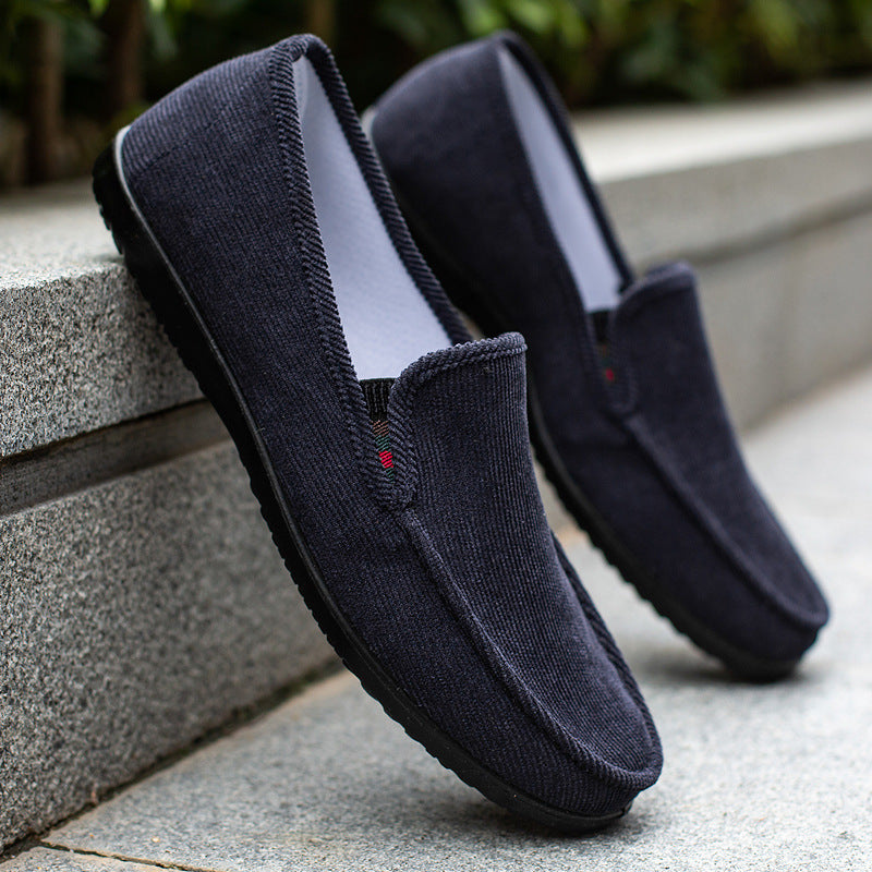 Bequeme und strapazierfähige Herren Slipper aus Cord mit Antirutschsohle