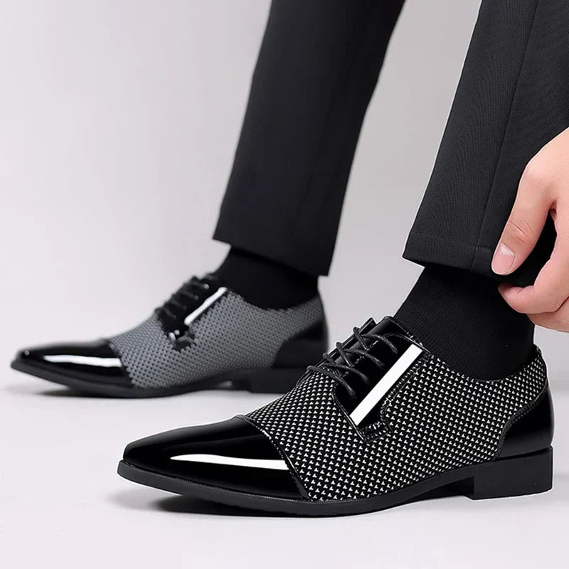 Herrenschuhe aus Leder mit elegantem Strassbesatz