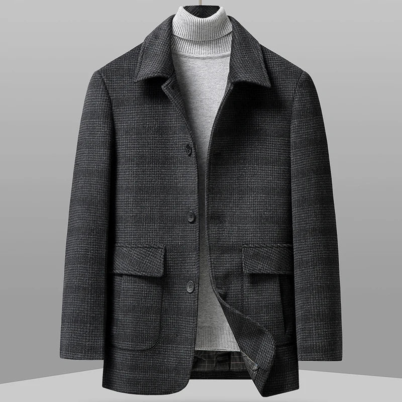 Manteau En Laine Court À Carreaux Moderne Avec Silhouette Taillée Et Épaules Structurées