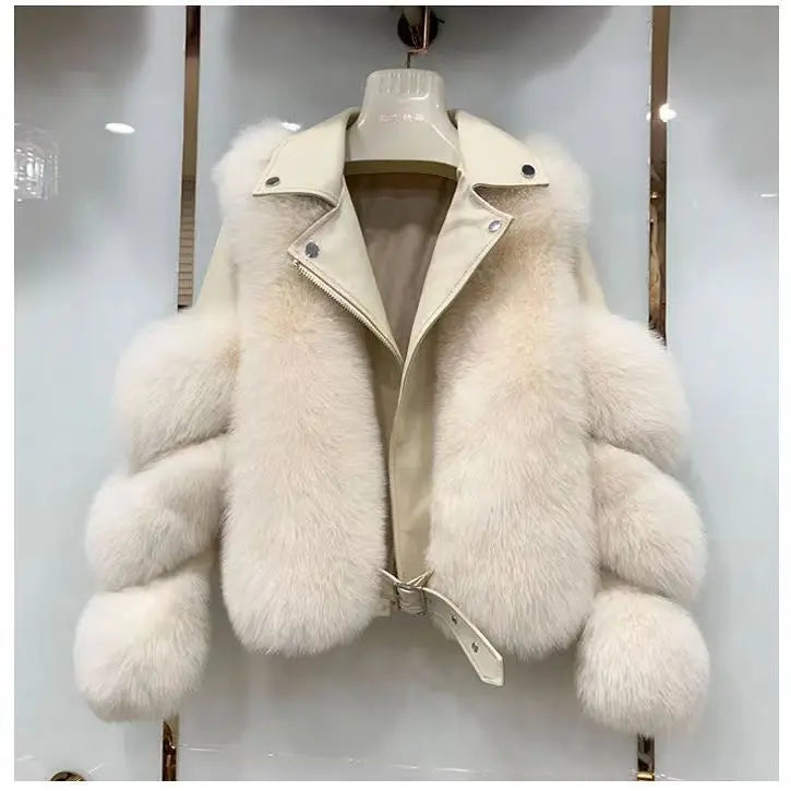 Aini: Moderne, vielseitige Winterjacke