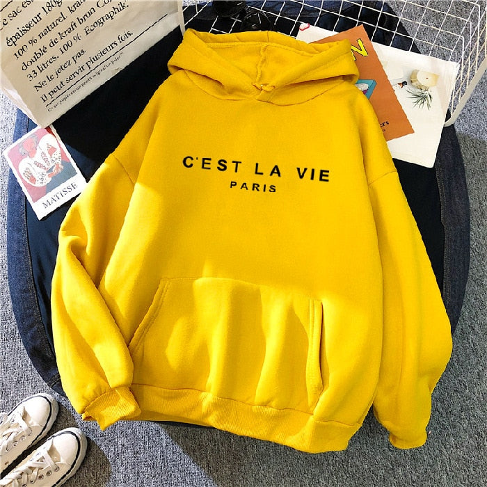 Bequemer Hoodie mit grafischem Design von Fudus
