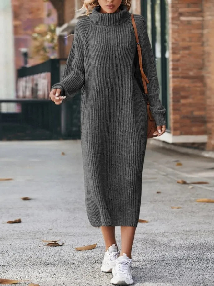 Strickkleid mit hohem Kragen von Lange