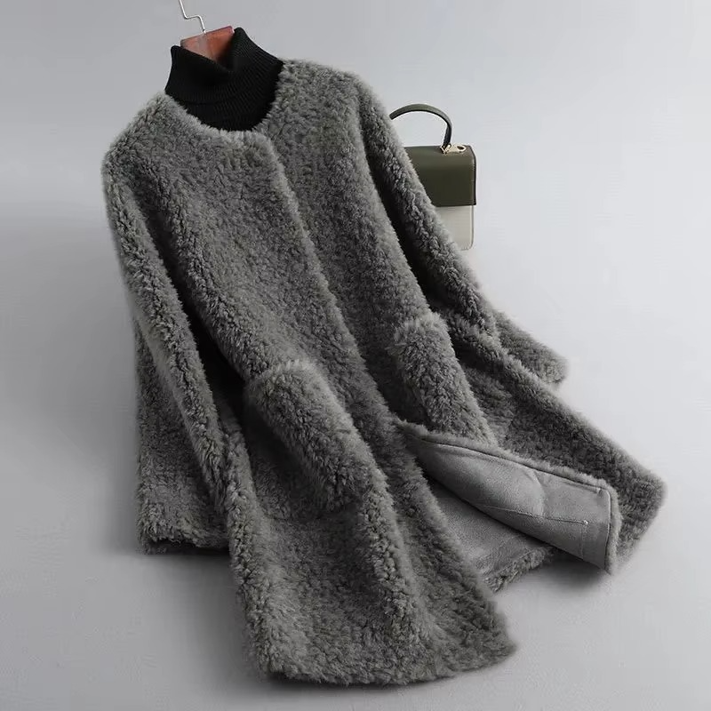 Manteau Cardigan Femme Mi-Long En Fausse Fourrure D’Agneau Peluche Hiver 2025 Pour Une Élégance Quotidienne