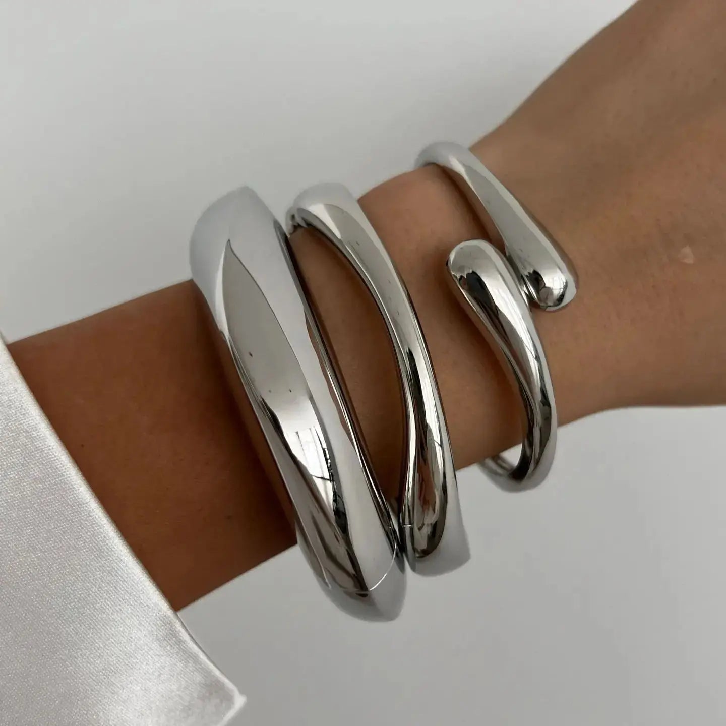 Orvella Bracelets Vintage Ensemble de Trois Pièces Design Fluide et Sculptural Éclatant