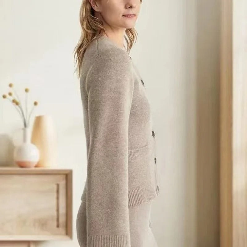 Cardigan Luxe Décontracté Sofia Amoretti En Rayon Doux Avec Grands Boutons Pour Couches
