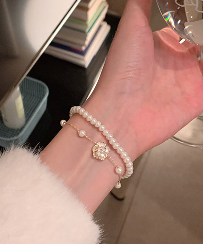 Bracelet à breloques double couche en alliage blanc et perles camélia - Amawinc