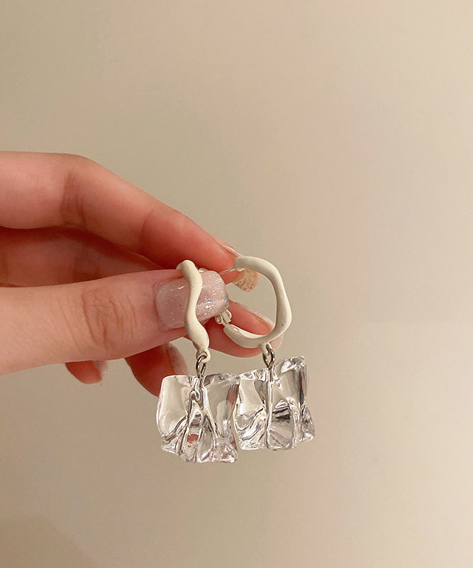 Boucles d'oreilles pendantes asymétriques en alliage acrylique blanc élégant - Amawinc