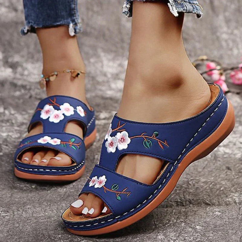 DIANA - Orthopädische Sandalen im Retro-Blumendesign