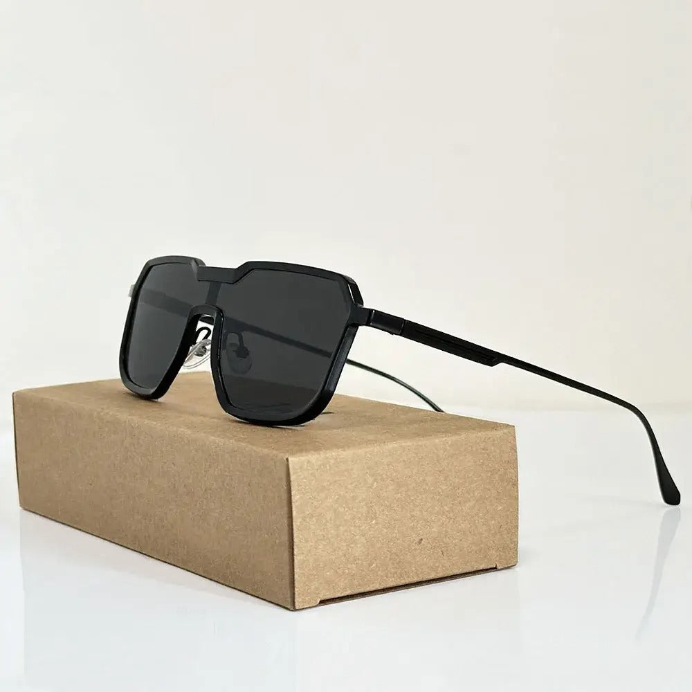 Lunettes Solaires Titan Edge Visor Shades Visière Angulaire Style Futuriste Lentilles Noires Oversize Protection UV