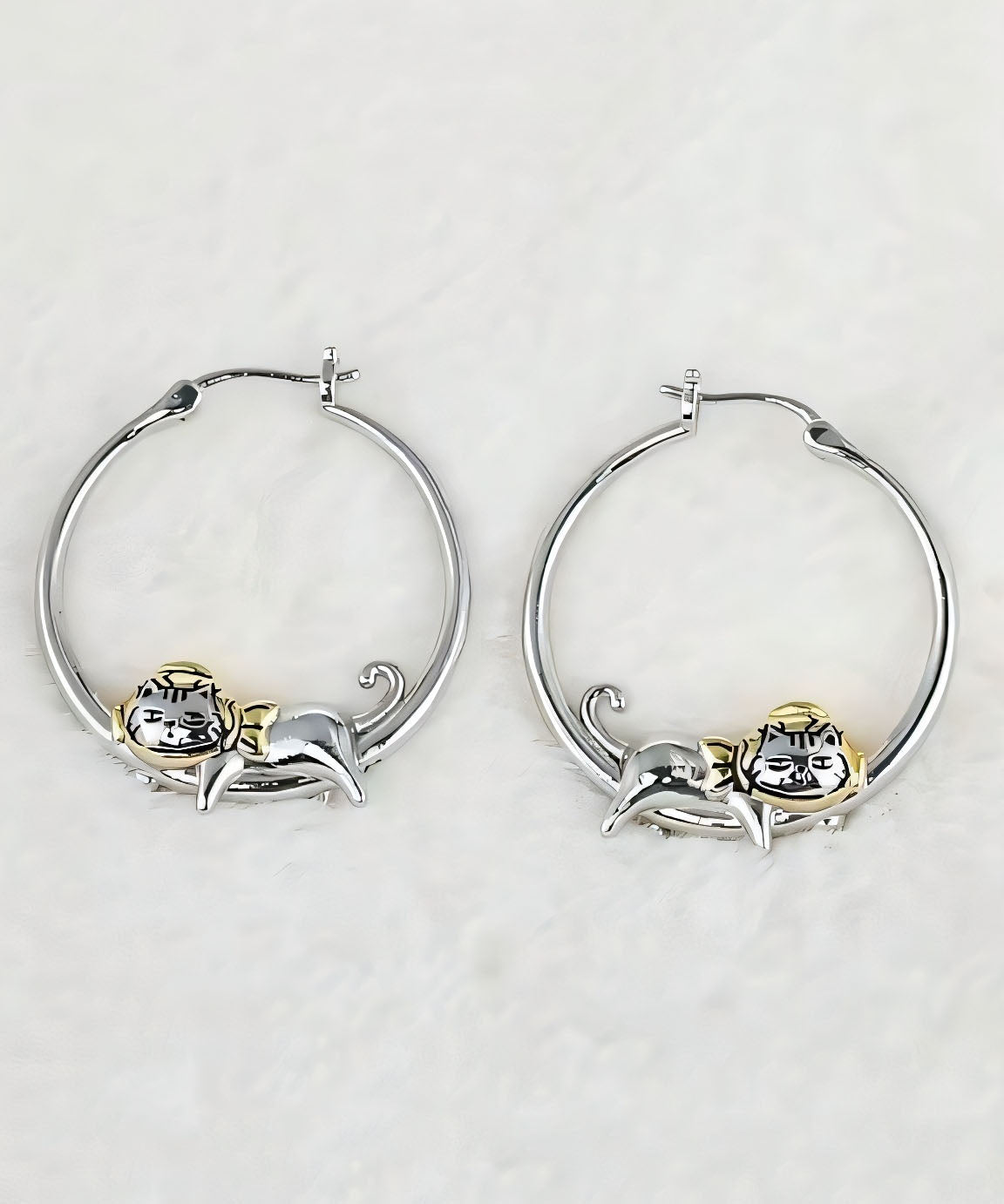 Boucles d'oreilles créoles uniques en soie et cuivre avec petits chats - Amawinc