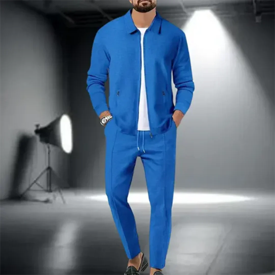 Zweiteiliger Herren-Anzug mit Langarmhemd und Hose