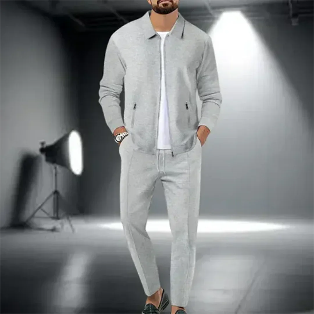 Zweiteiliger Herren-Anzug mit Langarmhemd und Hose