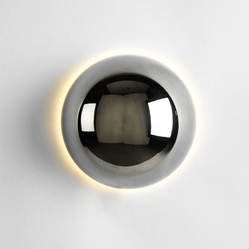 Mittelalterliche Wandleuchte im Bauhaus-Stil