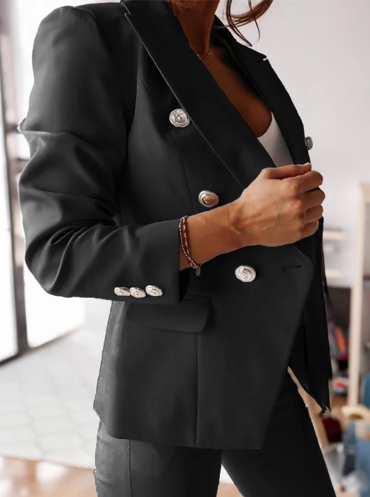 Zwei stilvolle Anna Outfits für alle Gelegenheiten