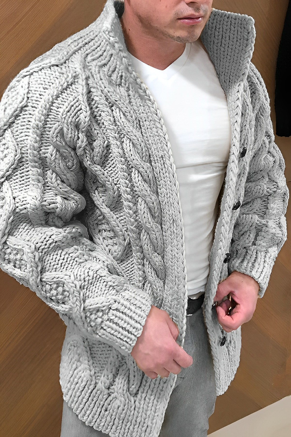 Adam: Warme Strickjacke im Zopfmuster