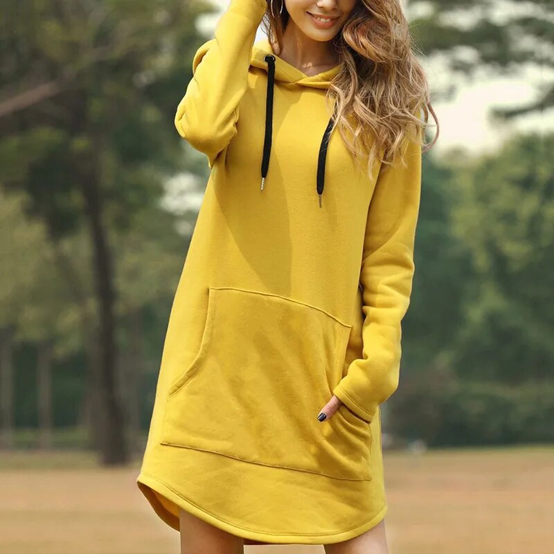 Gemütliches, langes Kapuzen-Sweatshirtkleid von Juris