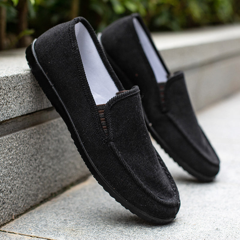 Bequeme und strapazierfähige Herren Slipper aus Cord mit Antirutschsohle