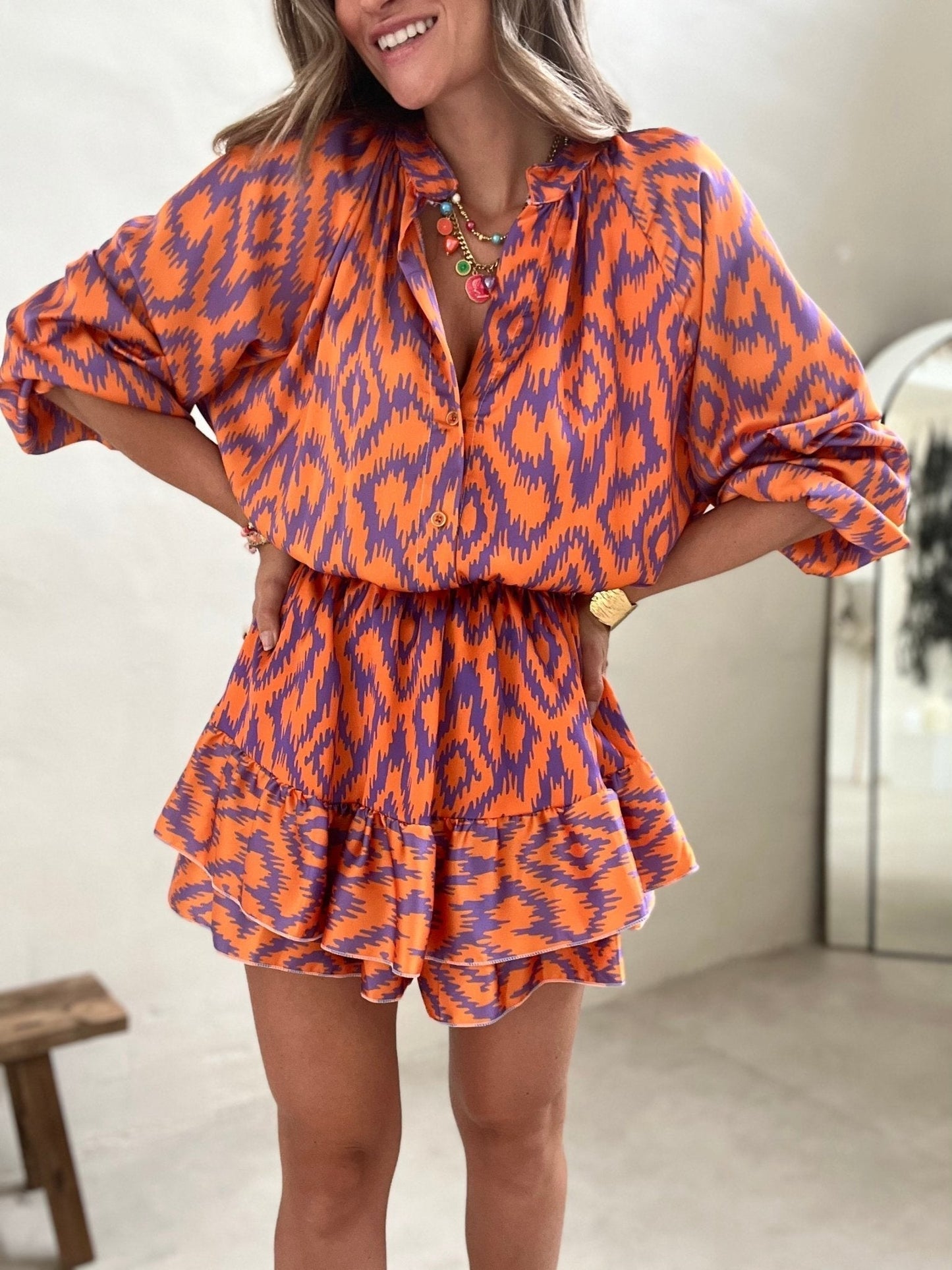 Robe Mini À Volants Eleanor Par Amawinc Avec Décolleté En V Et Bordure Délicate Pour Jours Chauds