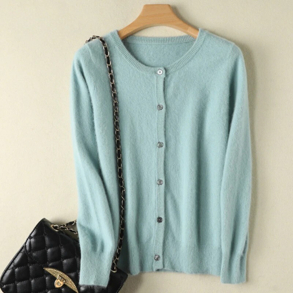 Cardigan Clara En Cachemire Mink Pur Amawinc Pour Une Chaleur Douce Et Quotidienne Élégante