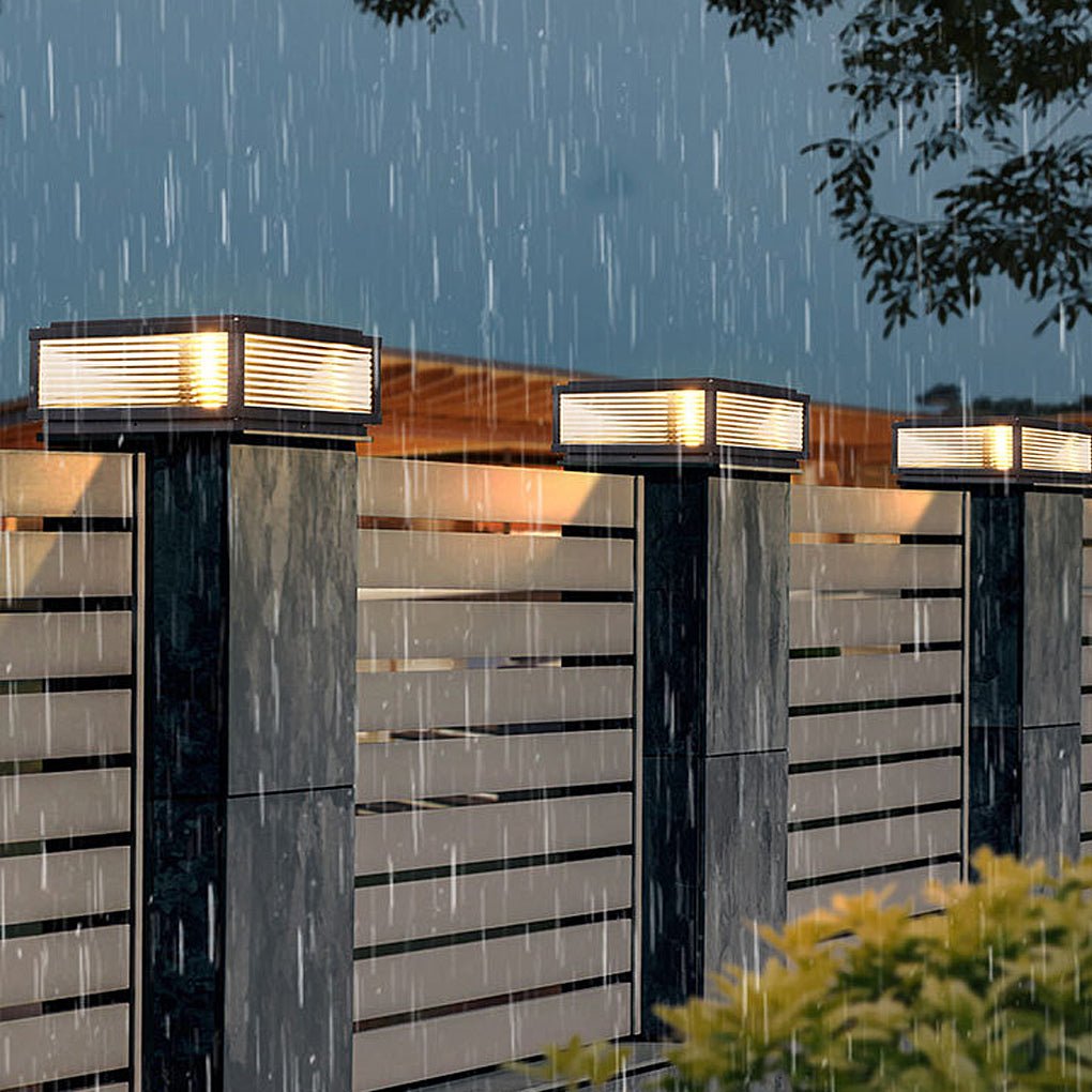 Außenleuchte aus quadratischem, geripptem Glas