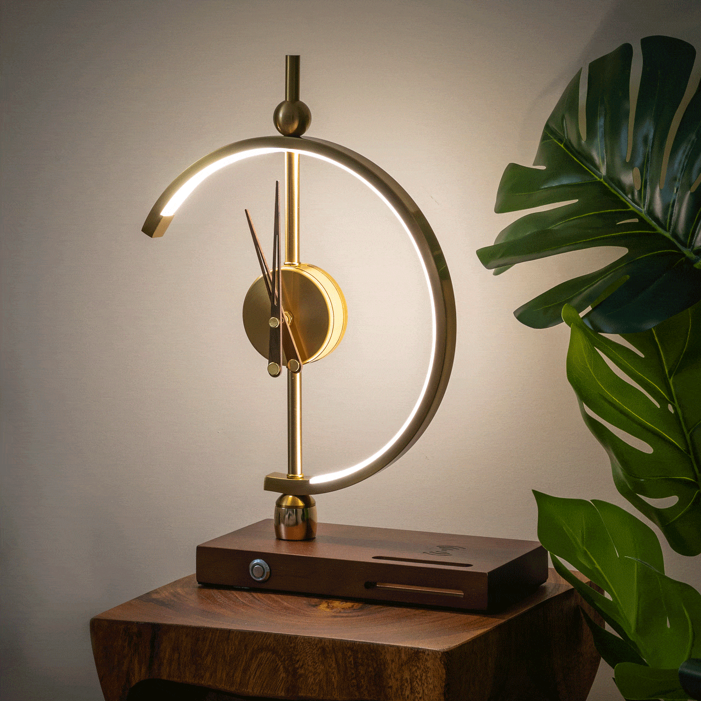 Luxus-Lampenuhr mit Ladegerät von NagoyaLight™
- OnyxLampen