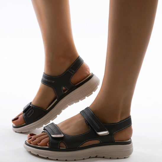 Komfortable und stützende Damen-Sommersandalen mit orthopädischer Fußbett für Ballenzehen