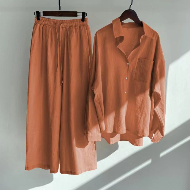 Zarina Damen-Outfit: Lockerer Schnitt, fließendes Material