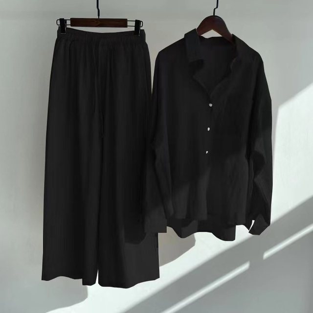 Zarina Damen-Outfit: Lockerer Schnitt, fließendes Material
