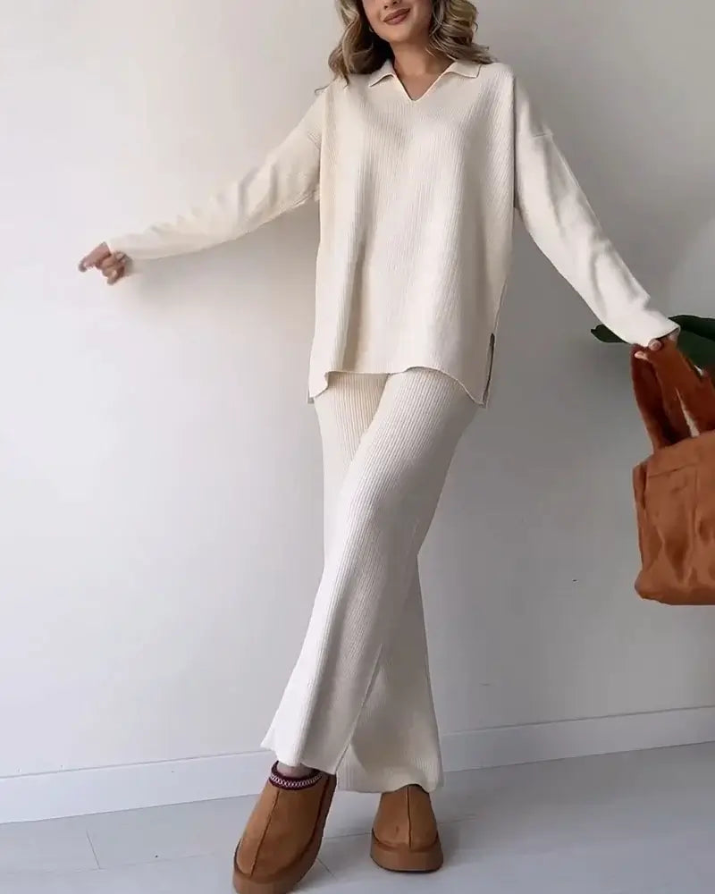 Zweigeteiltes Strickset mit V-Ausschnitt von Ela