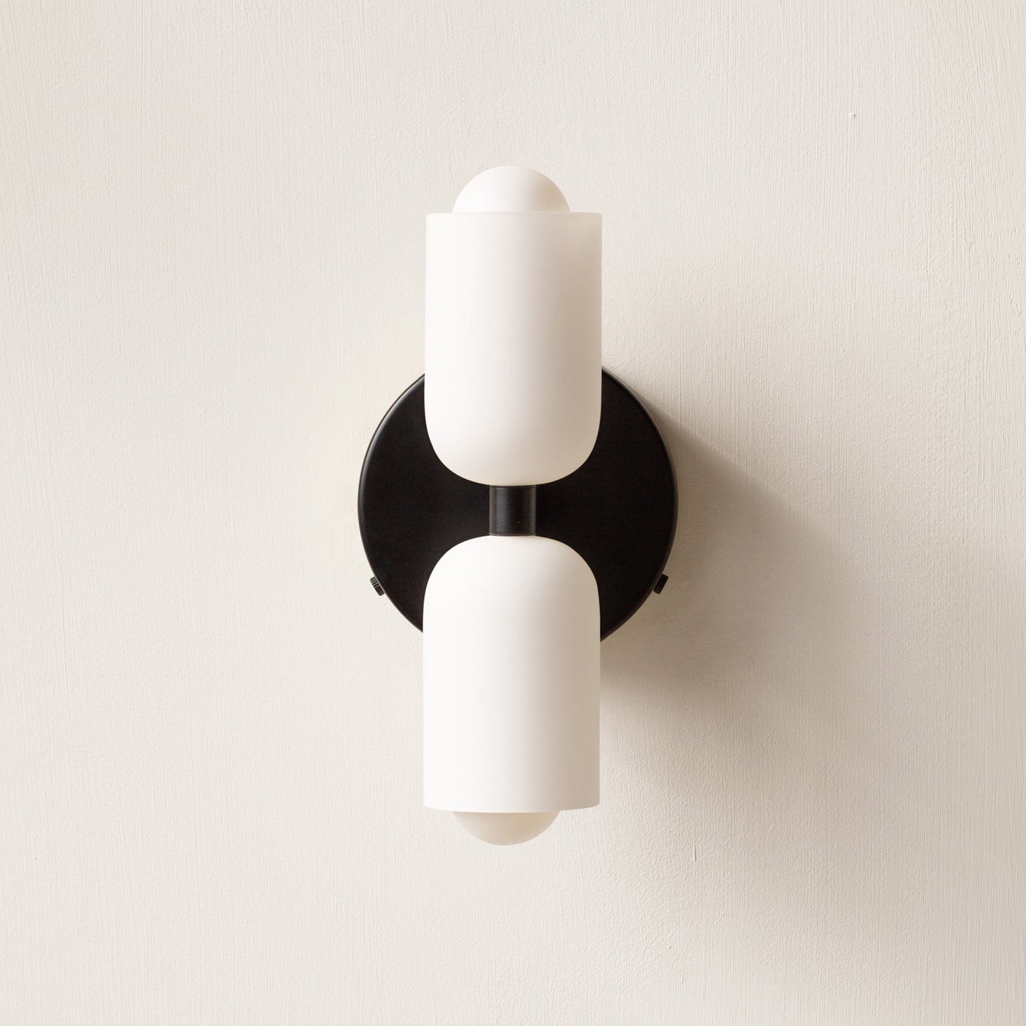 Schicke Acryl Stehlampe mit direktem und indirektem Licht