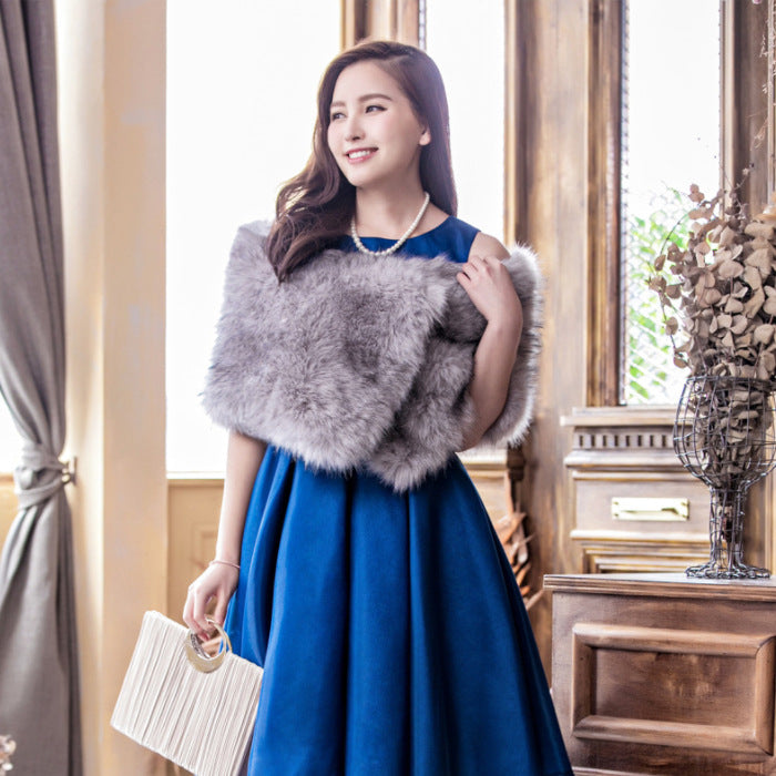 Damen Eleganter Pelzüberwurf mit weichem, voluminösem Design Amawinc