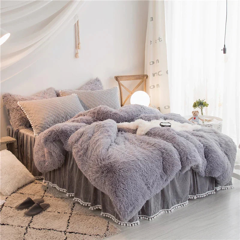 Ensemble Housse de Couette Peluche Contemporaine Avec Taies d Oreiller Quiltées Très Douces