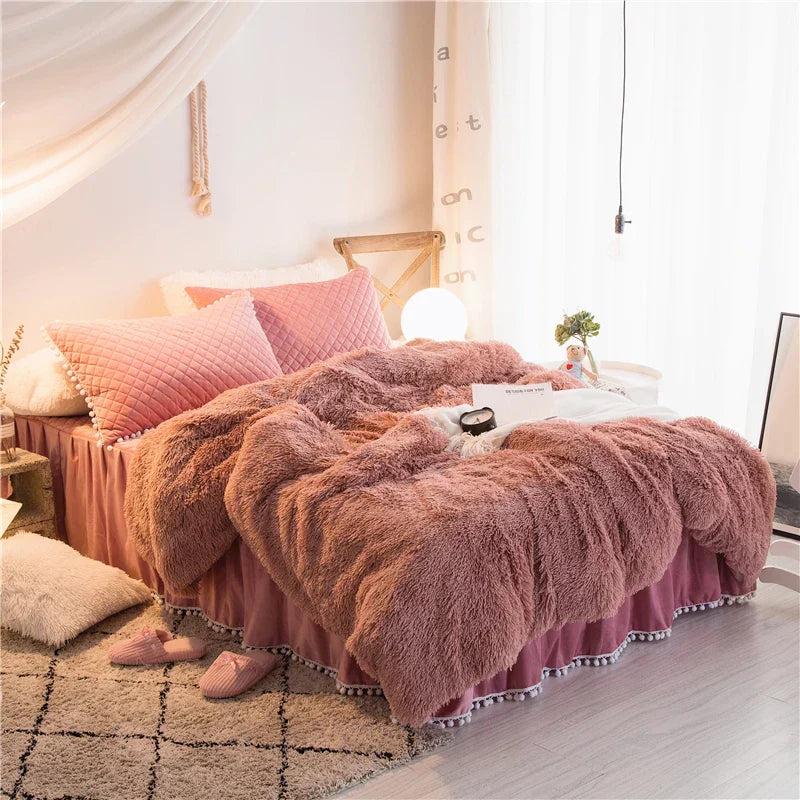 Ensemble Housse de Couette Peluche Contemporaine Avec Taies d Oreiller Quiltées Très Douces