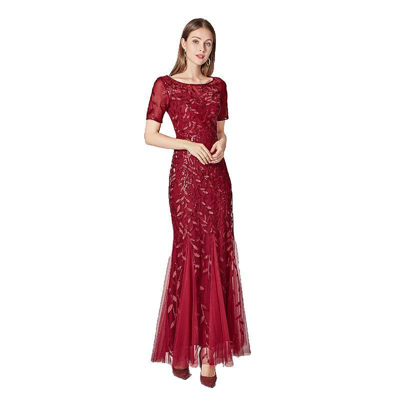 Fudus Spitzen-Abendkleid