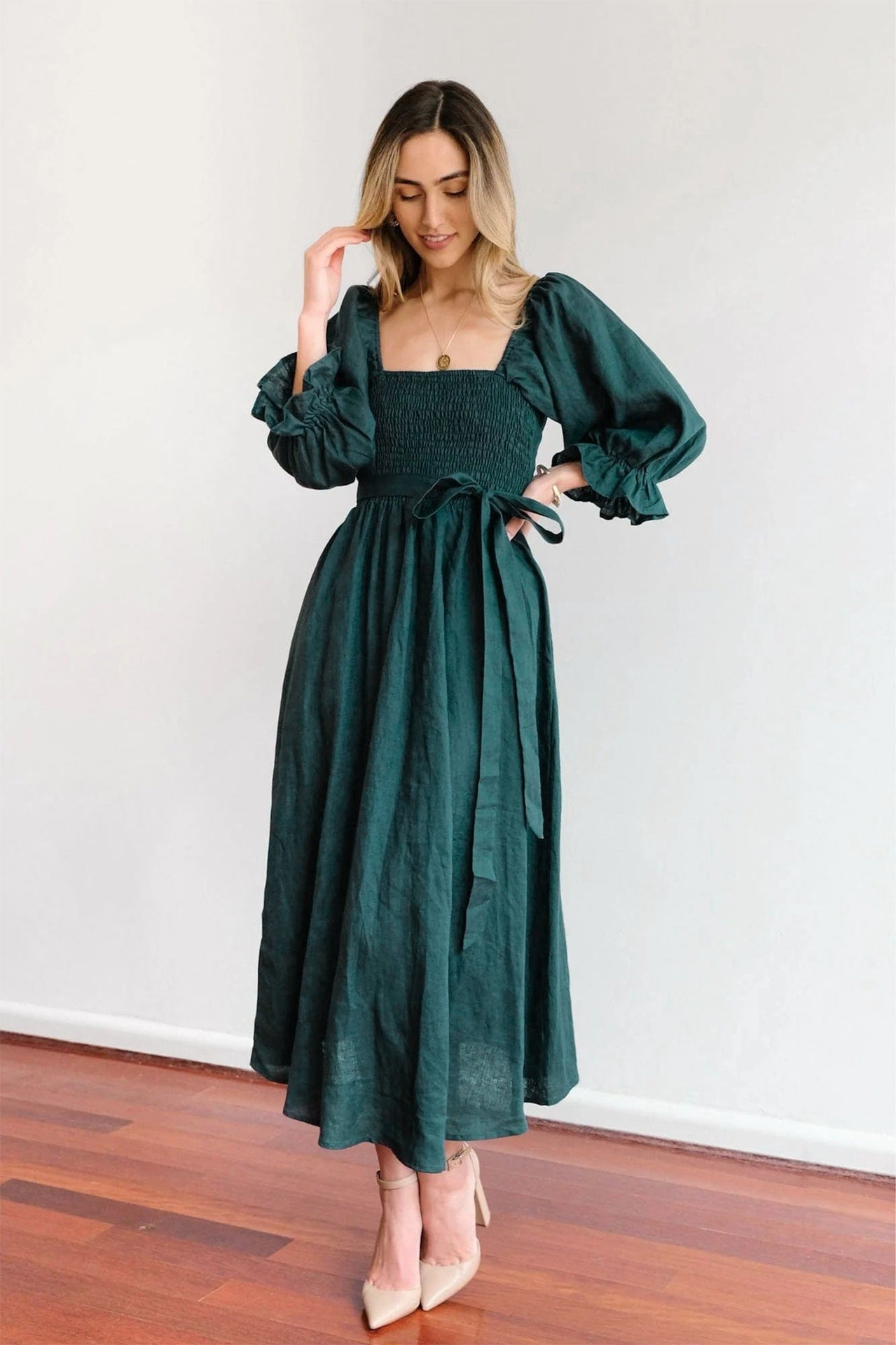 Elegantes Kleid von Fudus mit Bindegürtel