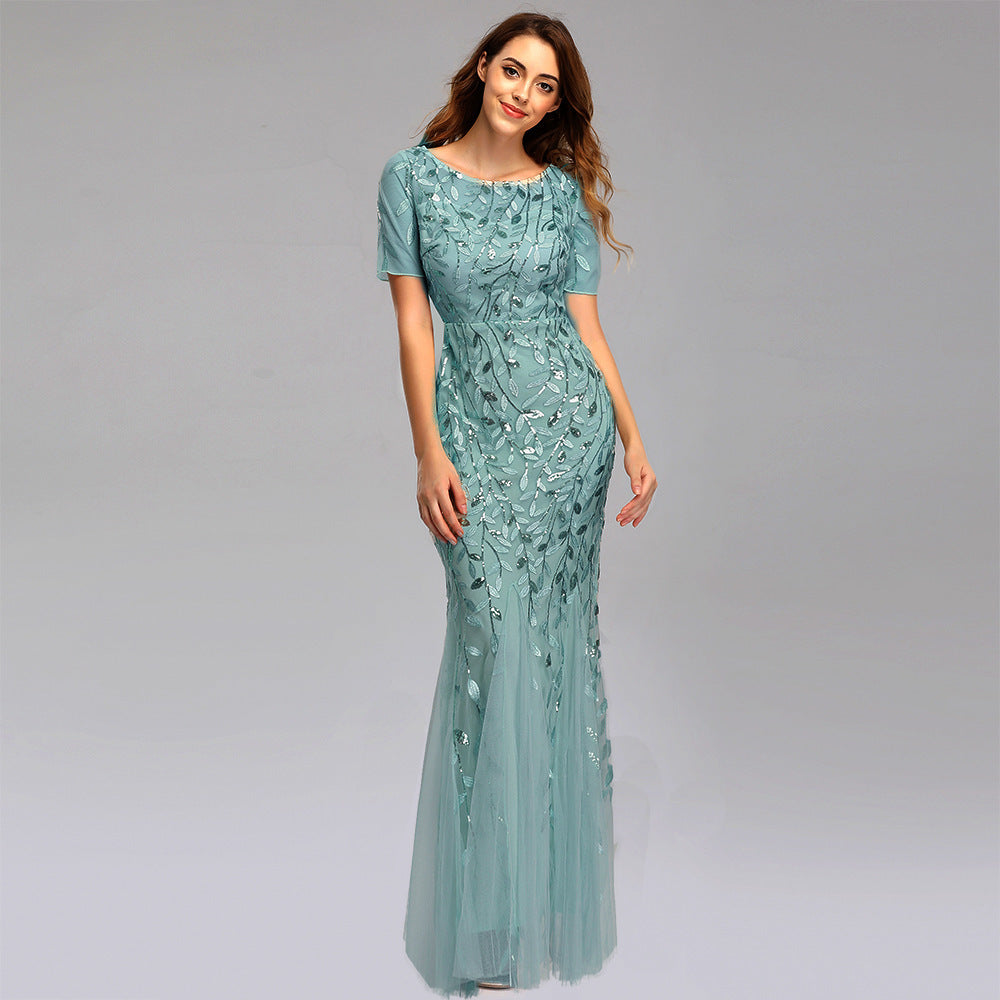 Fudus Spitzen-Abendkleid