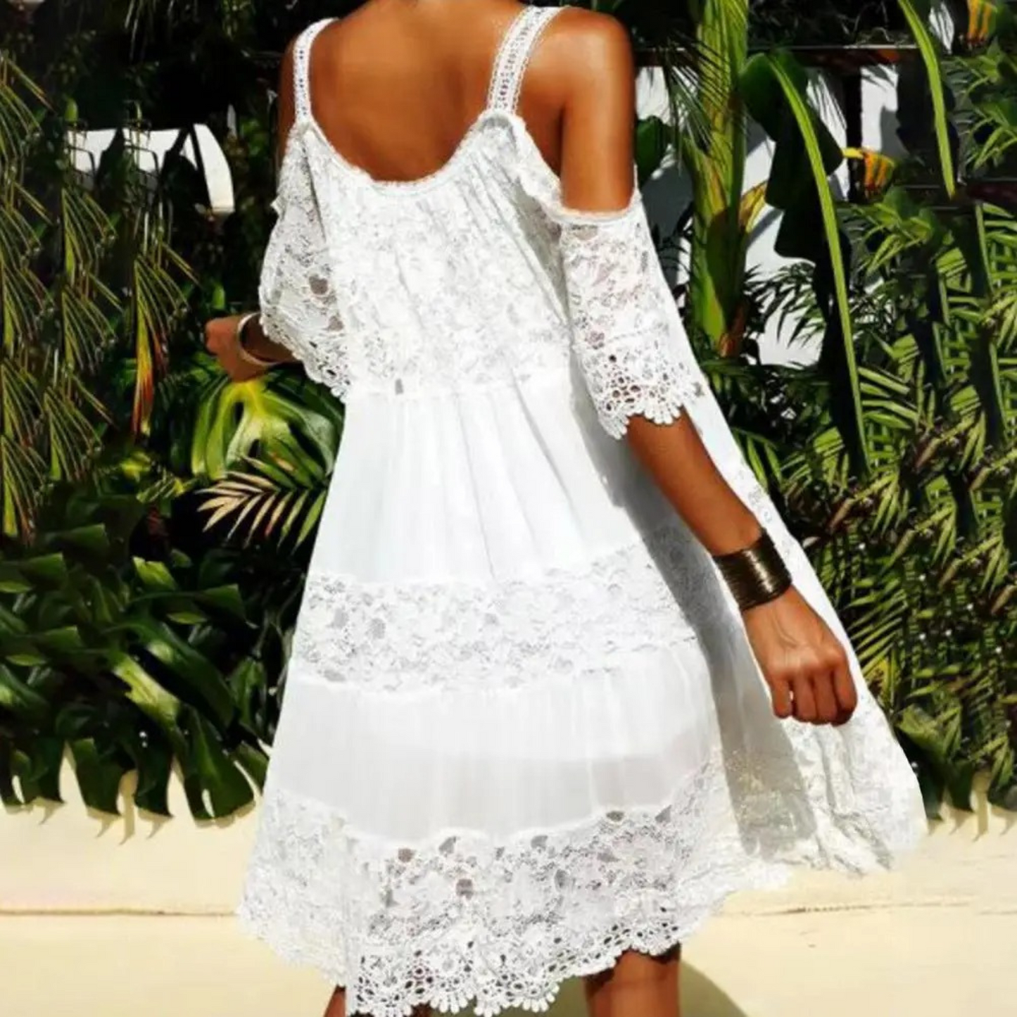 Gesticktes Sommerkleid von Fudus mit Ausschnitt