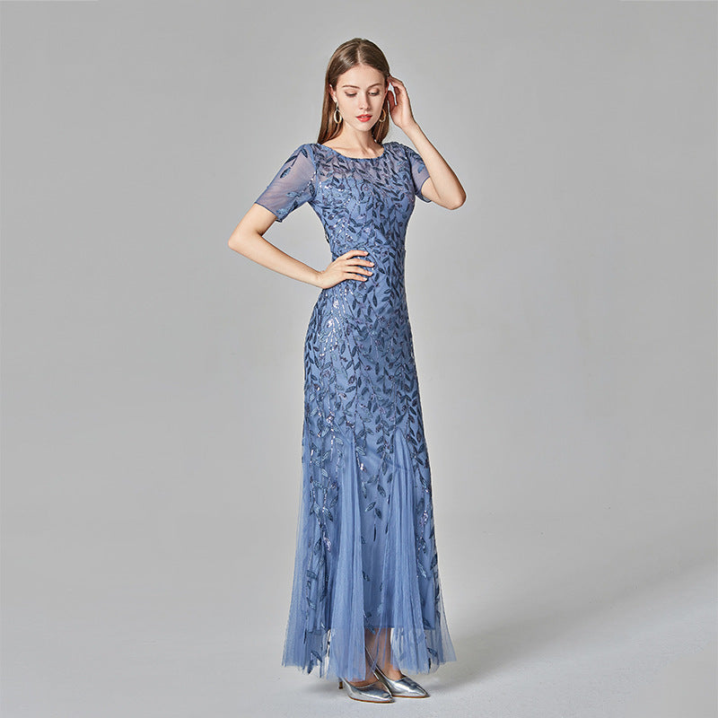 Fudus Spitzen-Abendkleid