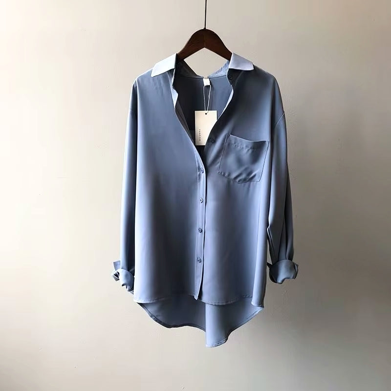 Blouse Lunor Charmeuse Fluide Léger, Élégance Intemporelle, Confiance et Attitude au Quotidien