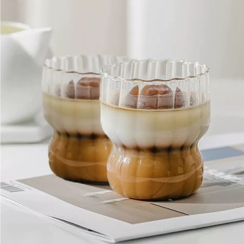 Verre Cremora À Rainures De 300 Millilitres Durable Et Résistant À La Chaleur Pour Café Glacé Cocktails Eau