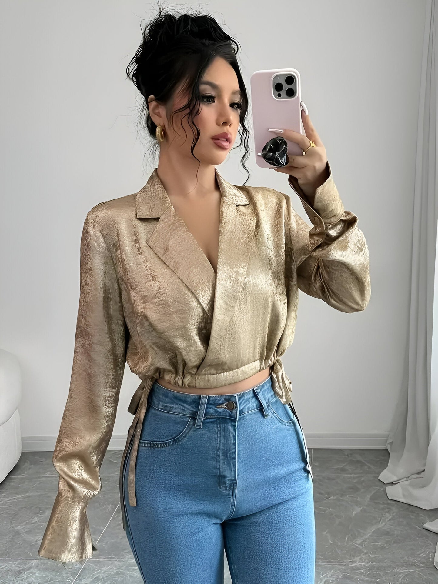 Damenbluse Fudus: Elegant und goldfarben