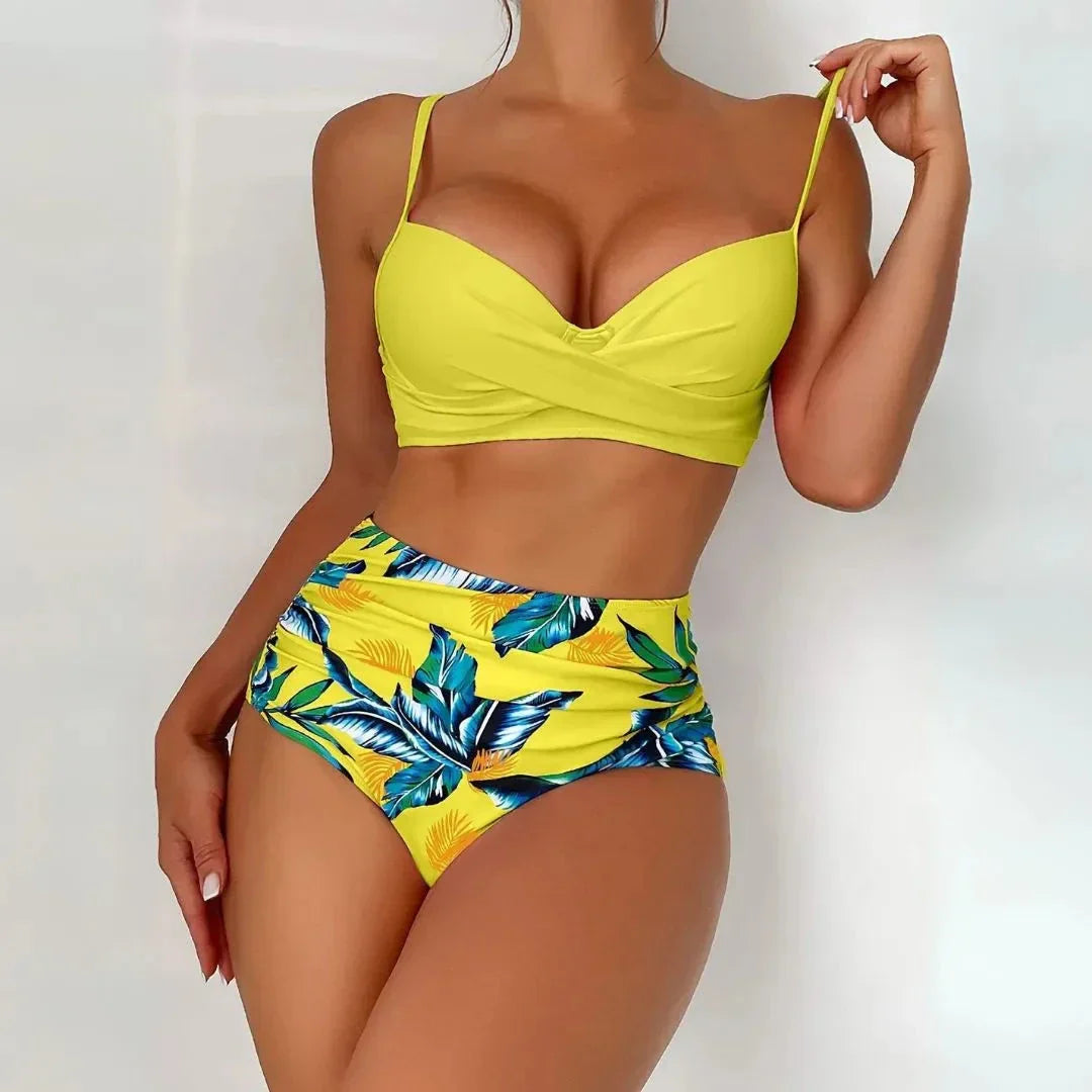 Bikini Deux Pièces Floral Tropical Taille Haute Avec Top En Torsade Et Bas Froncé Ruché Pour Effet Sculptant