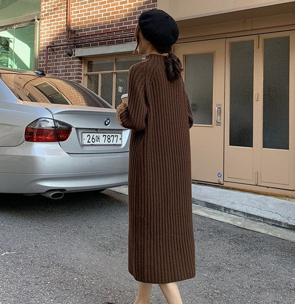 Damen Strickkleid mit ansprechendem Rippdesign und eleganten Schnittdetails Amawinc