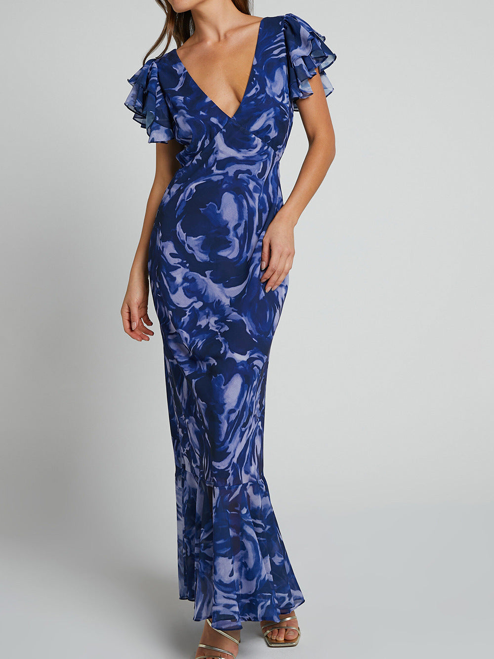 Fudus Glockenärmel Kleid mit V-Ausschnitt