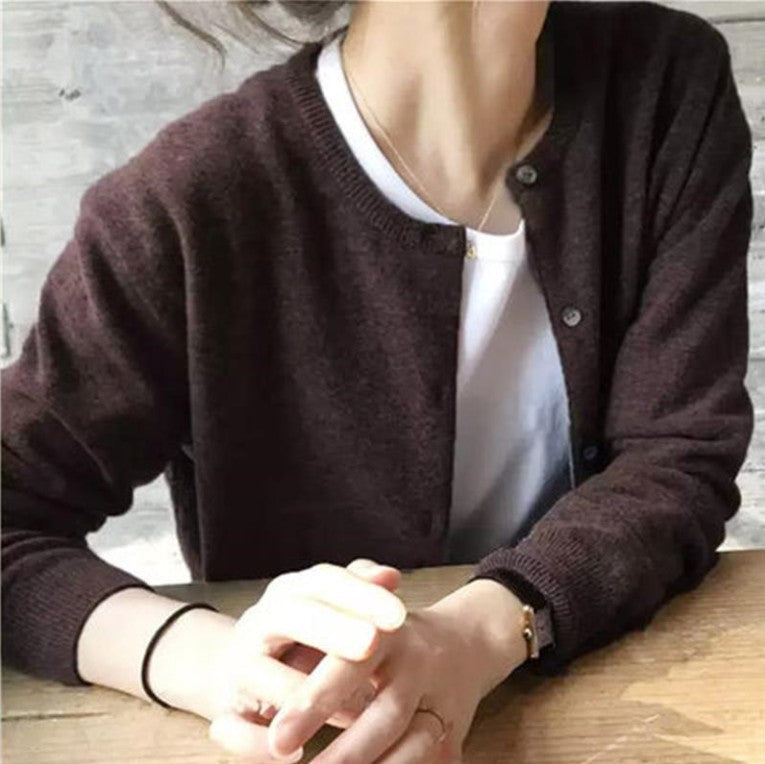 Damen Strickjacke mit feiner Textur und eleganten Knopfdetails Amawinc