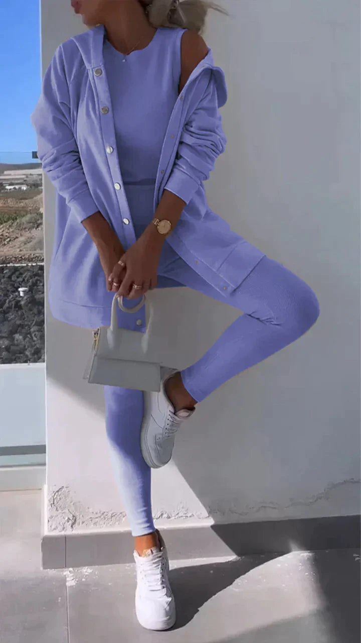 Alicia: Dreiteiliges Strick-Set mit Kapuzenjacke, Top und Hose