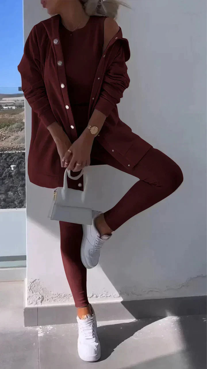 Alicia: Dreiteiliges Strick-Set mit Kapuzenjacke, Top und Hose