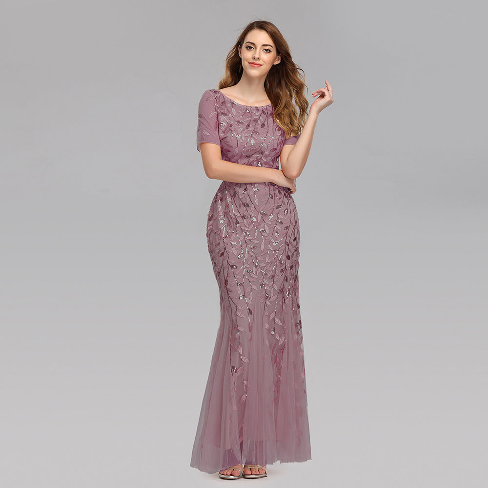 Fudus Spitzen-Abendkleid